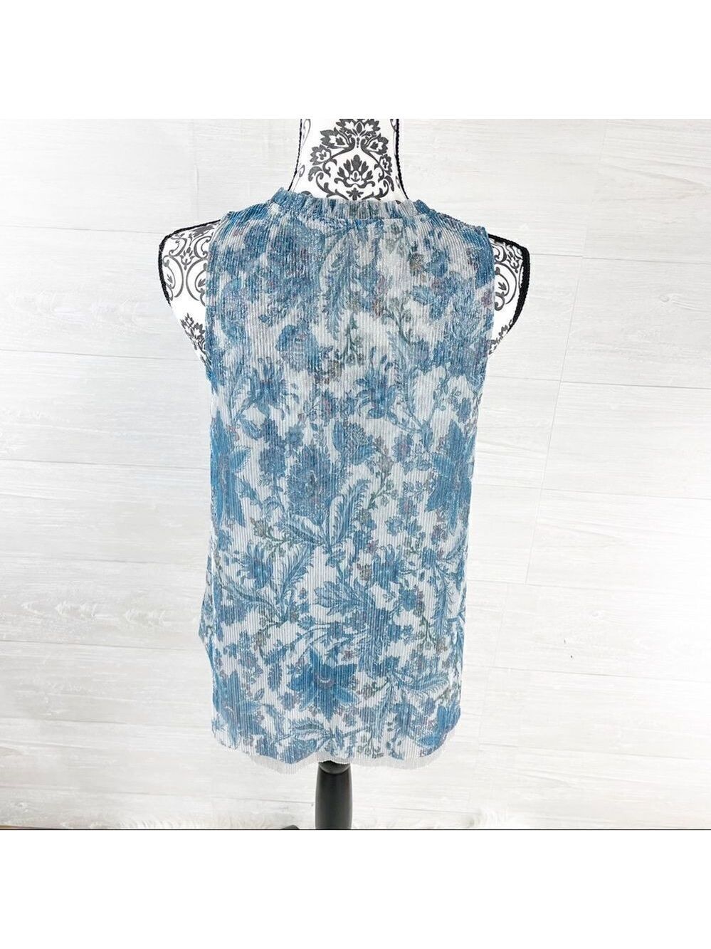 Anthropologie Vanessa Virginia Grand Cayman Metallic Floral Top - Picture 7 of 9